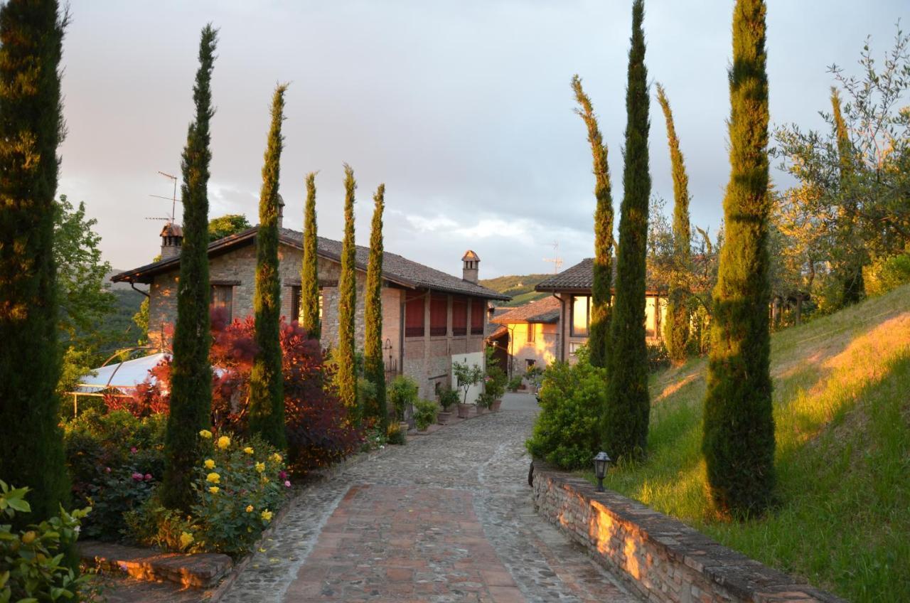 Cascina La Buca Guest House Castello di Serravalle Exterior foto