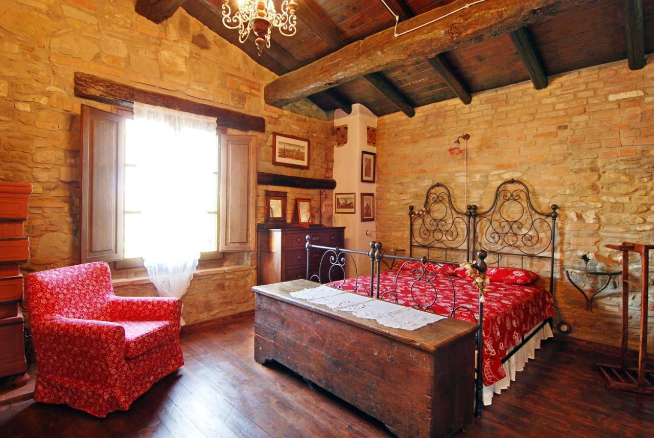 Cascina La Buca Guest House Castello di Serravalle Exterior foto