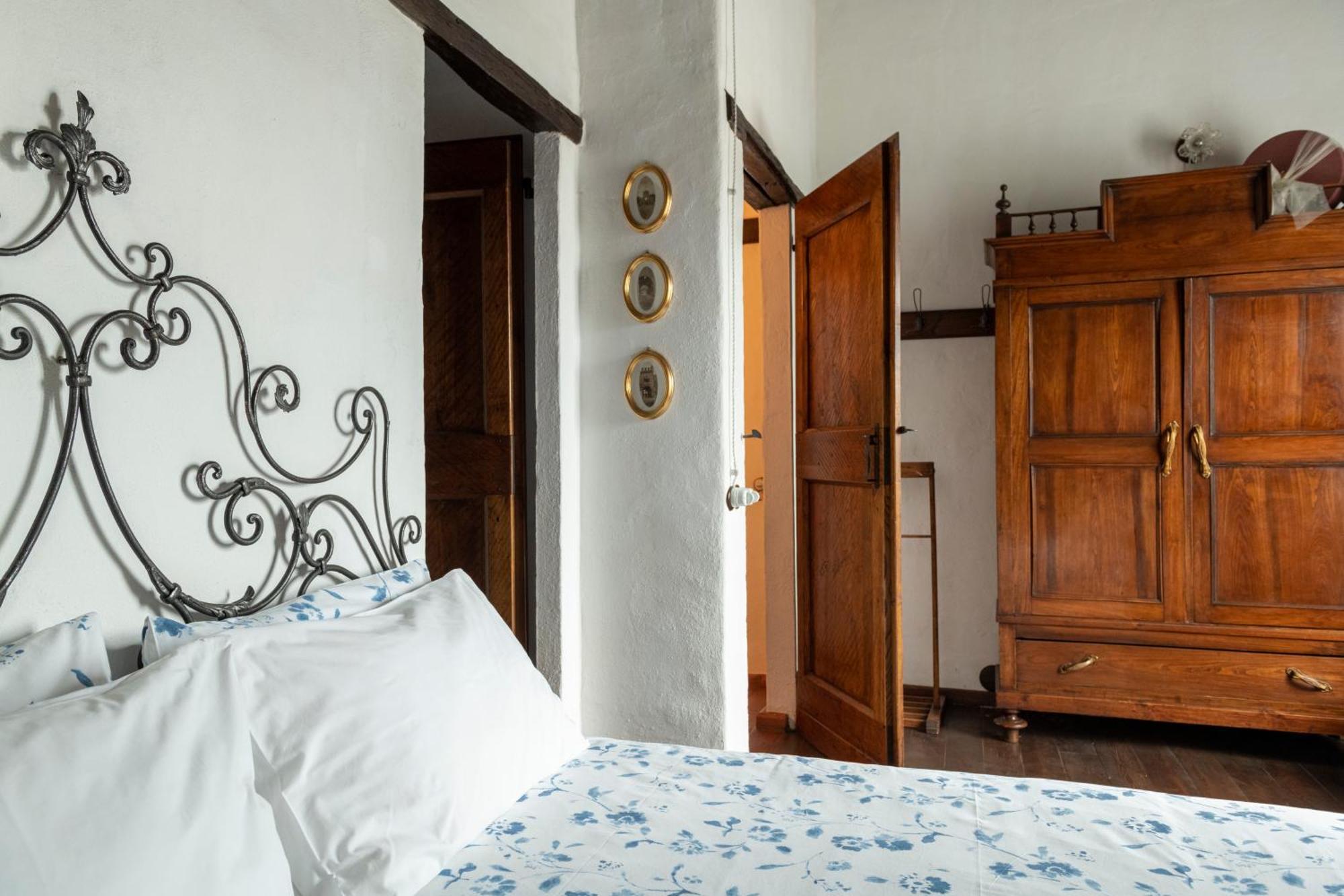 Cascina La Buca Guest House Castello di Serravalle Exterior foto