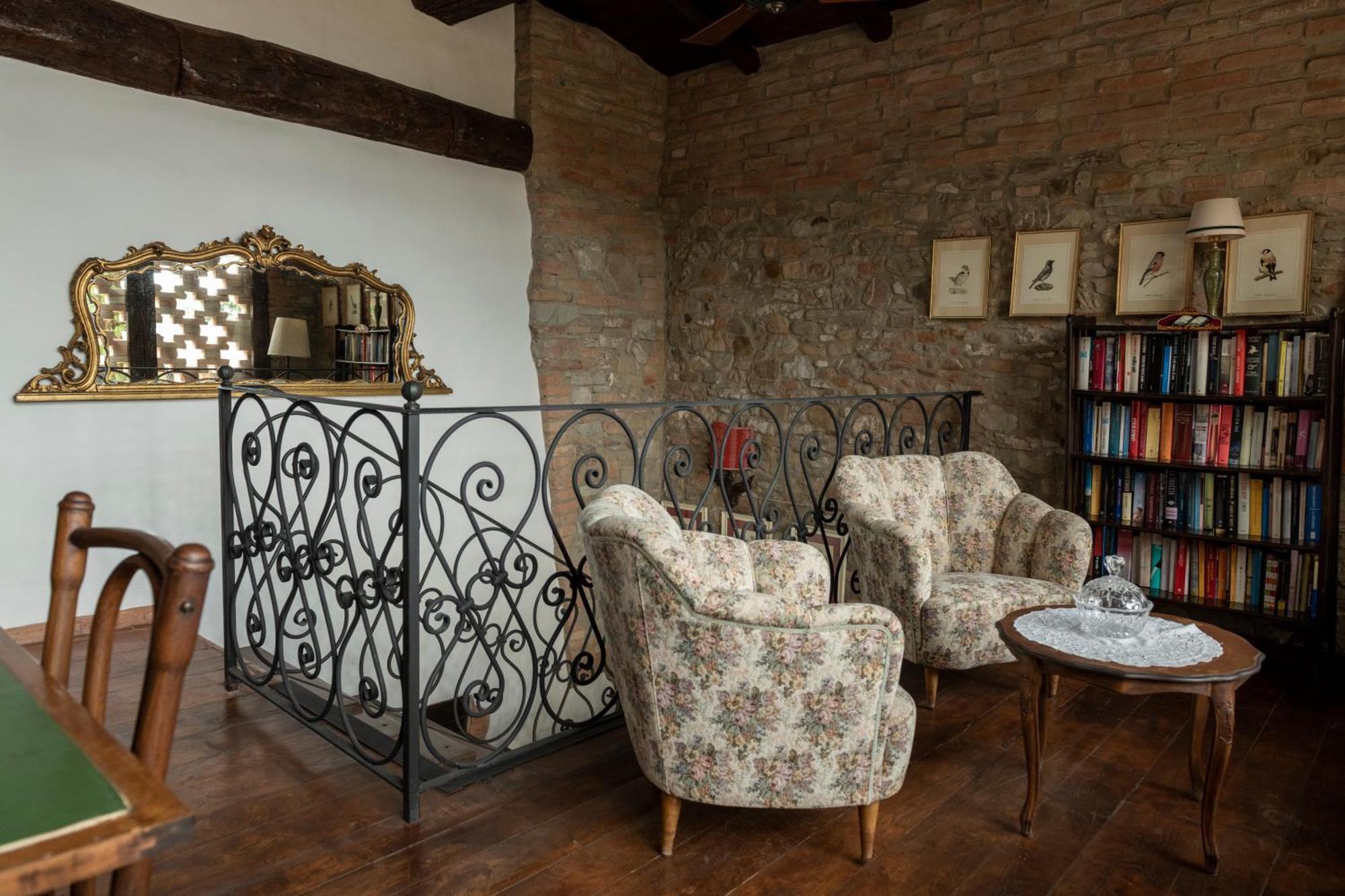 Cascina La Buca Guest House Castello di Serravalle Exterior foto
